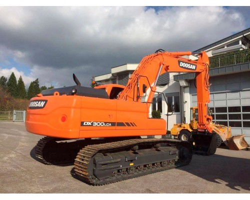 Гусеничный экскаватор Doosan DX300LCA